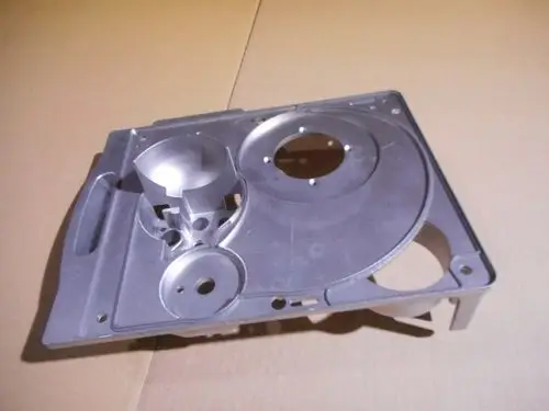 Brenner-Komponentenplatte von Remeha aus Metall, mit verschiedenen geometrischen Ausschnitten und Löchern zur Montage in Heizsystemen.
